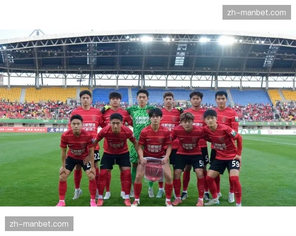 蓉城五外援齐发揭幕战 罗慕洛调度韦林顿冲锋火力全开